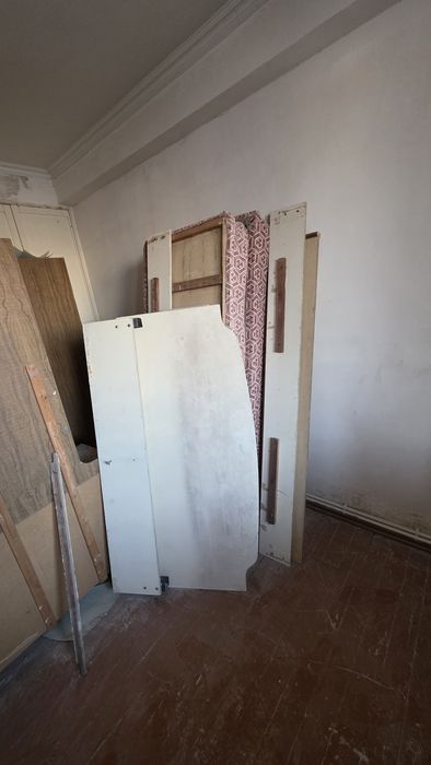 Шкаф, трюмо, кровать