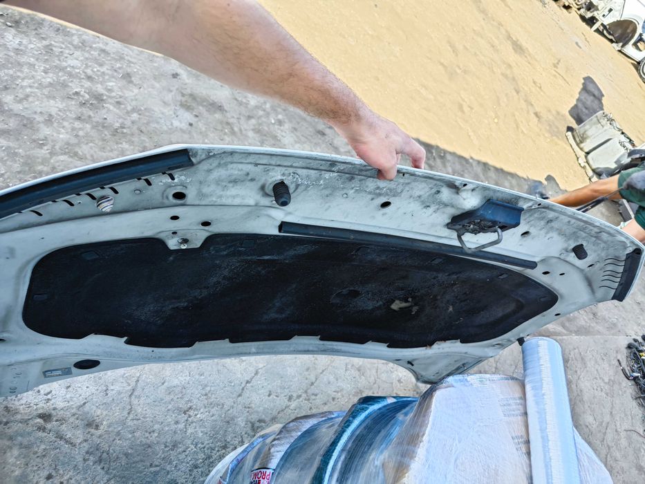 Преден Капак VW Tiguan 2020 Запазен от R-line Кола Бял