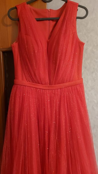 Платье вечернее в отличном состоянии