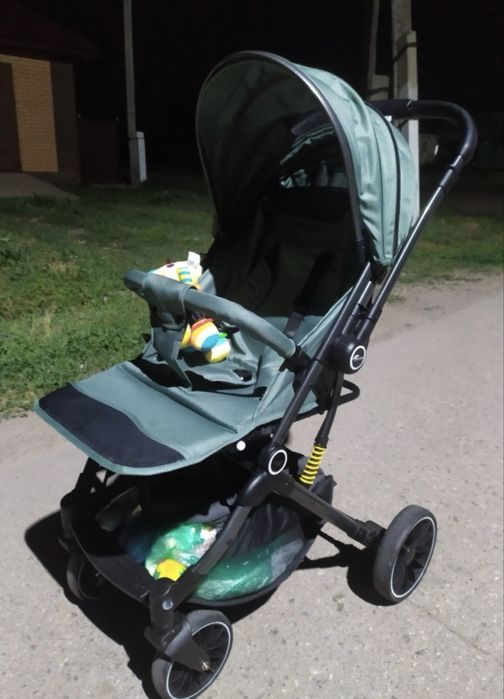 Коляска прогулочная с перекидной ручкой