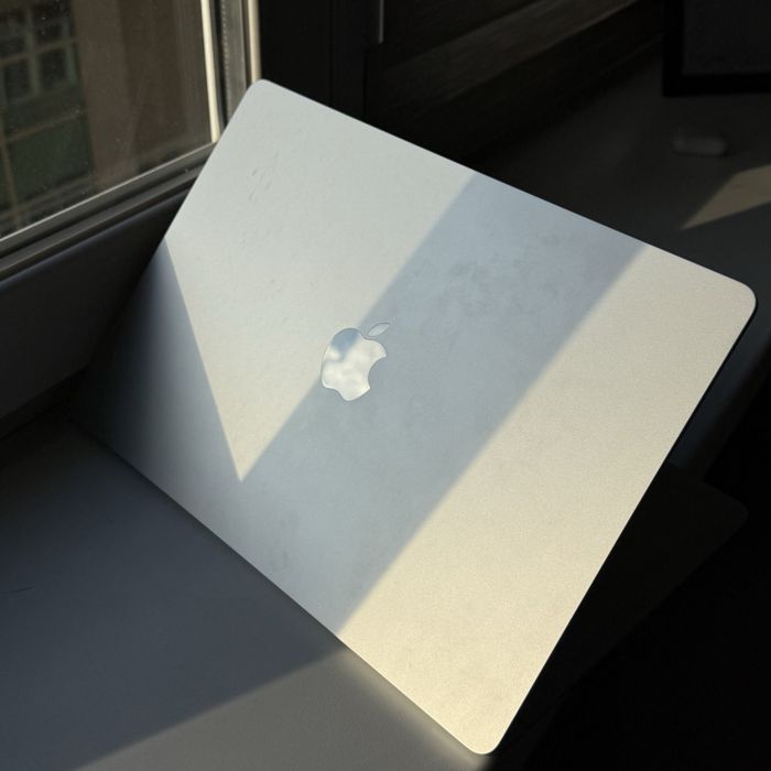 MacBook Air 15" M2 8/512gb