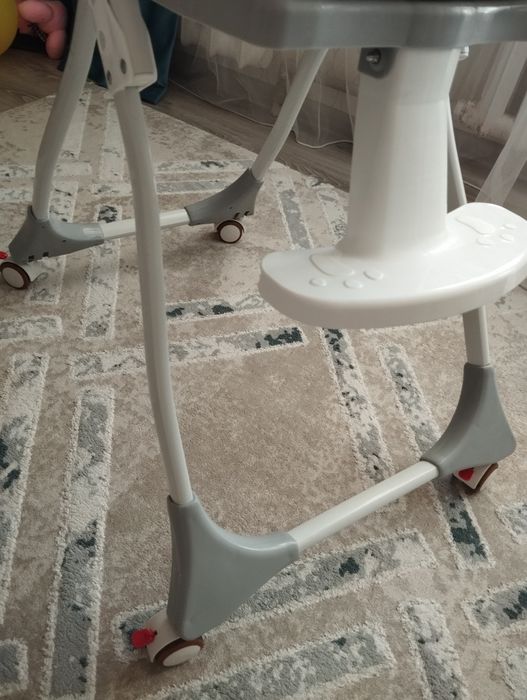 Столик для кормления