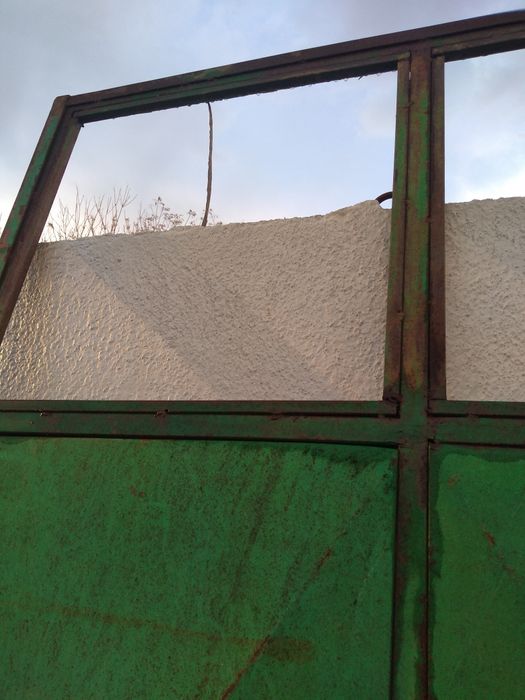 Големи желязни врати . 2 броя .