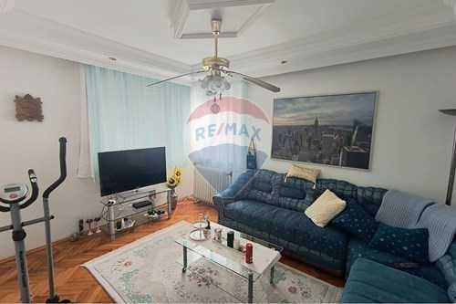 Продава се Тристаен апартамент в Велики Преслав - 78 кв.м за 1105 €/кв.м - Снимка #2
