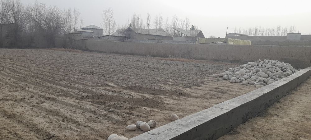 Yer 10 sotik sotiladi