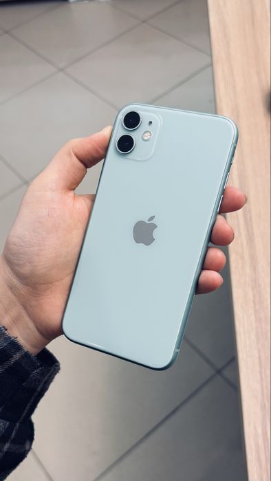 Iphone 11 в хорошем состояние