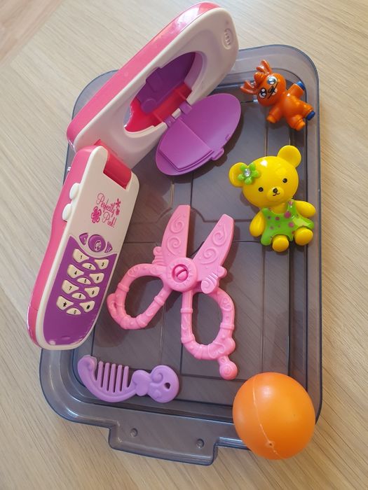 Игрушки для девочек.Телефон Barbie Mattel 2008, набор Доктора и проч.
