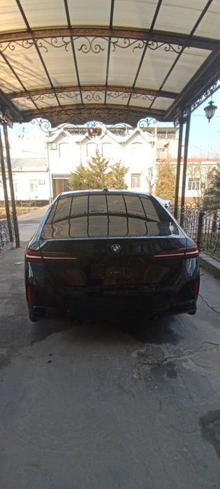 BMW i5  40L  2025 йил monitor+ Skyline