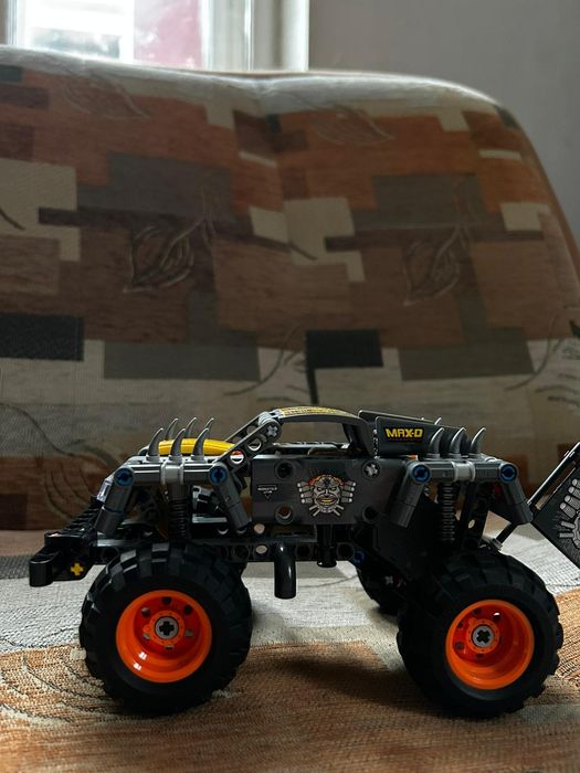 LEGO technic monster truck (42119)