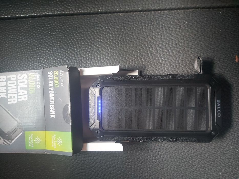 Vand baterie externa 20.000mAh incarcare solara ideala oriunde nu ai curent/priza