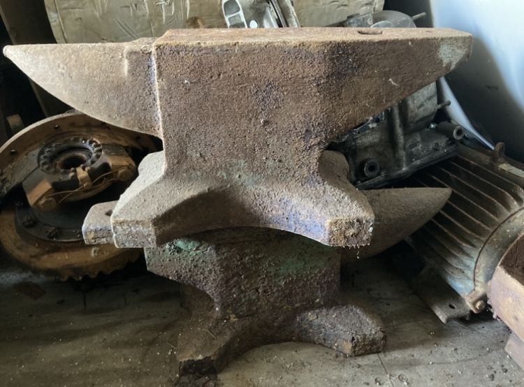 Продам наковальни