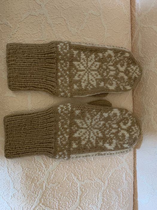 Теплые перчатки и варежки