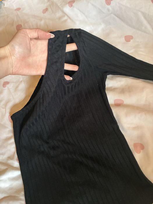 Черна блуза с 1 ръкав