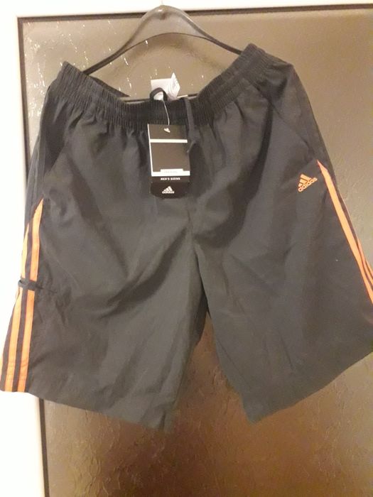 Тениска и къси панталони Adidas- L