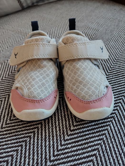 Sandale Decathlon mărimea 22 stare foarte buna