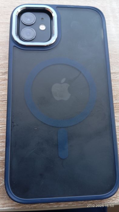 Vând iPhone 11 impacabil