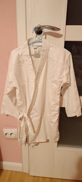 Kimono de karate pentru copii, mărimea 130. Decathlon