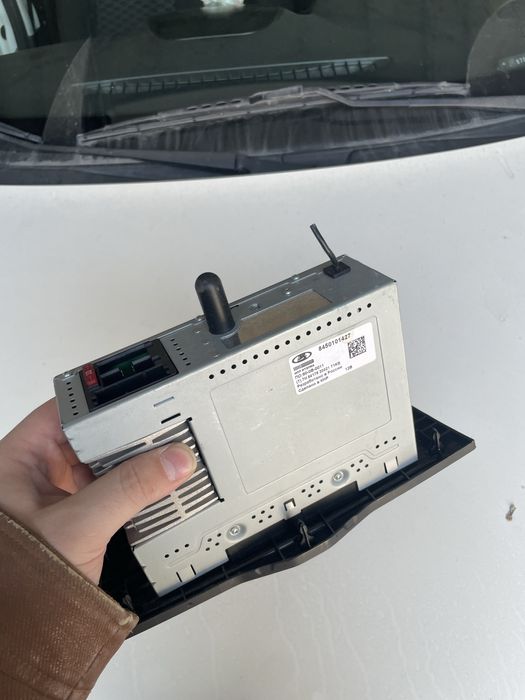 Продам магнитофон для Lada Granta FL