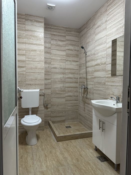 Apartament cu 3 camere de inchiriat
