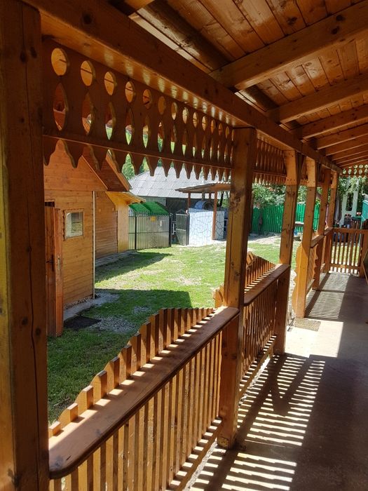 Închiriez cabana cu CIUBAR NOU