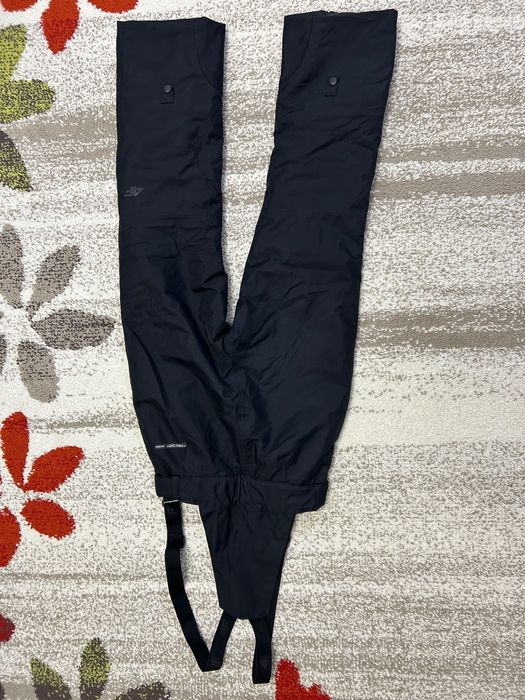 Salopetă ski mărimea 152