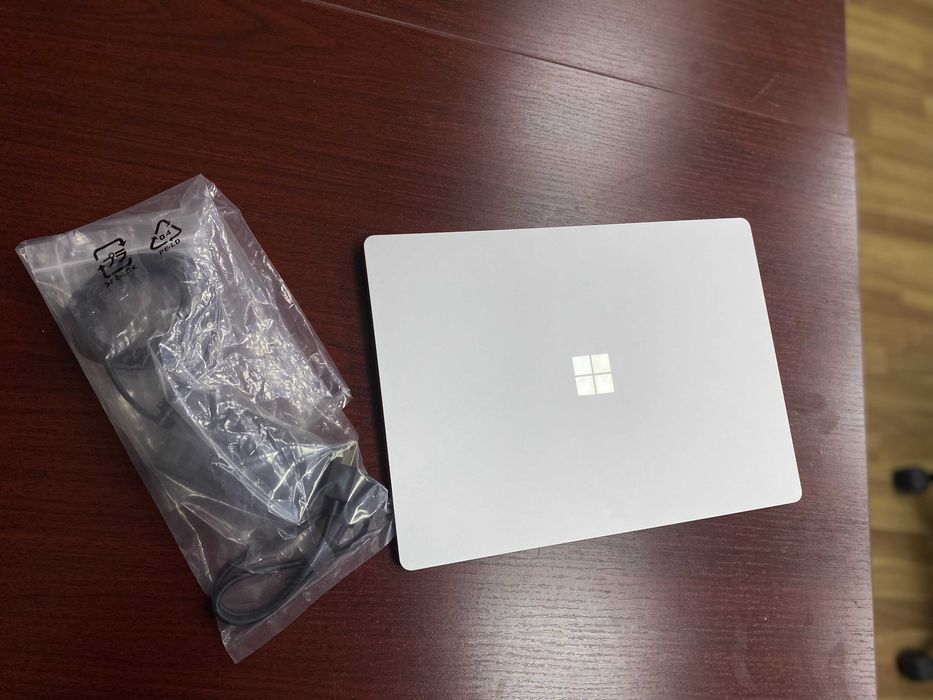 Micrasoft Surface Laptop 3 Alicantara