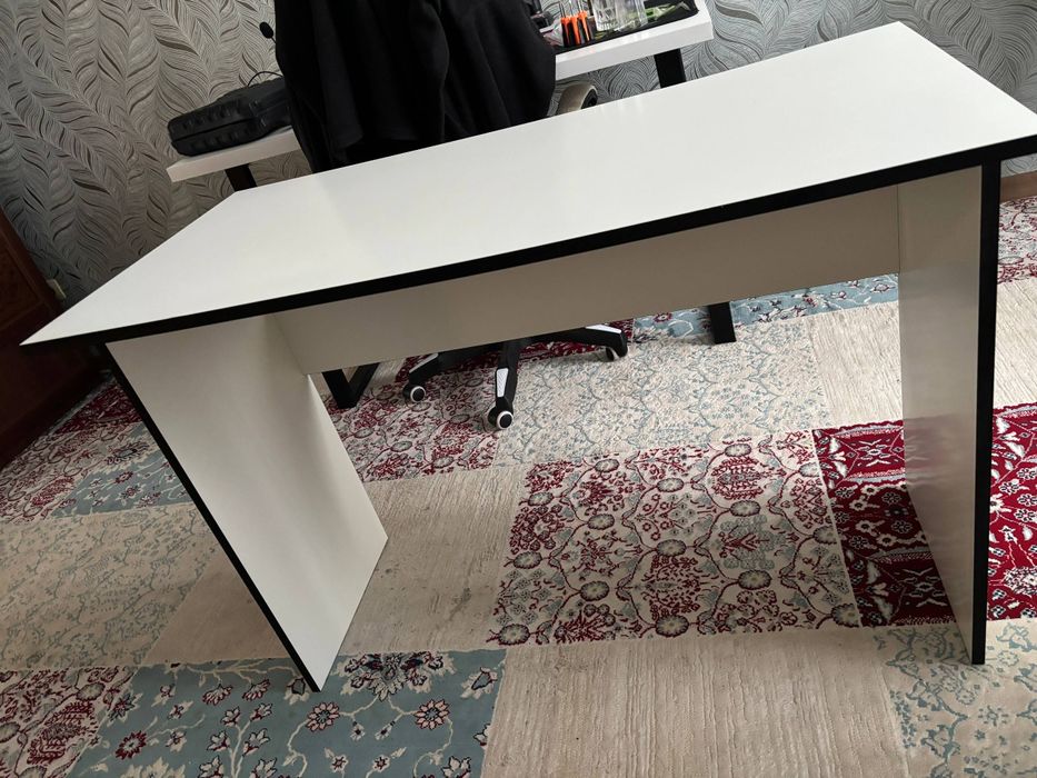 Стол компьютерный