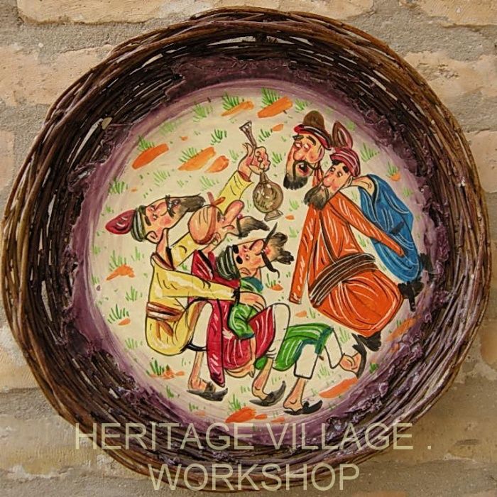 Набор декоративных настенных тарелок-панно .