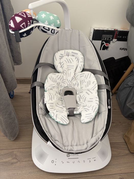 mamaRoo model 1046