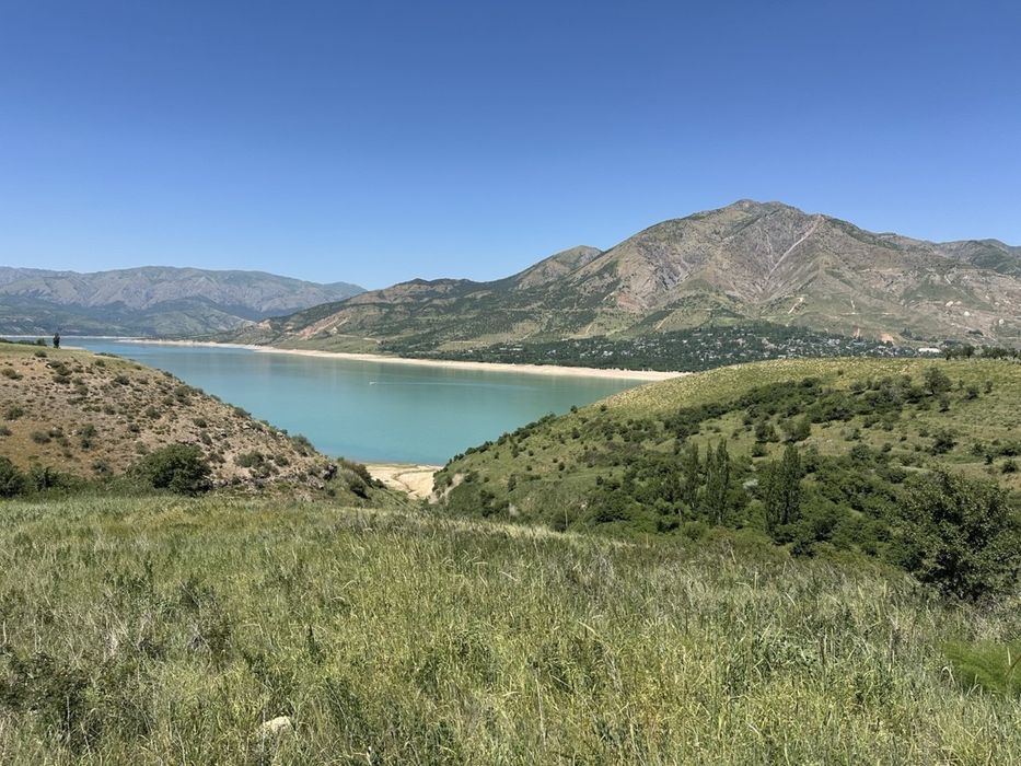 Продается земля для дачи, которая находится в Юсупхона на первой линии