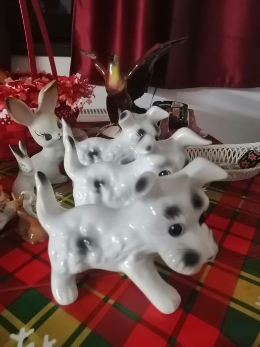 Vind bibelouri catel pret 50 ron buc