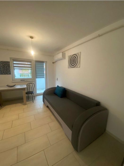 Ofer spre inchiriere garsoniera spatioasa zona Promenada Mall