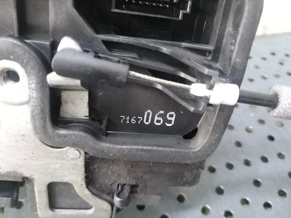 Broasca usa stanga spate bmw seria 1 e81 e87 7167069