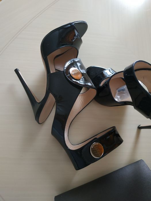 Продам босоножки от VERSACE,38р