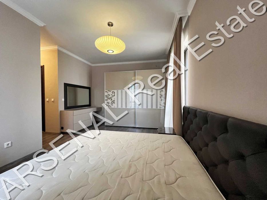 Тристаен апартамент под наем в ЕСТЕ, Изток