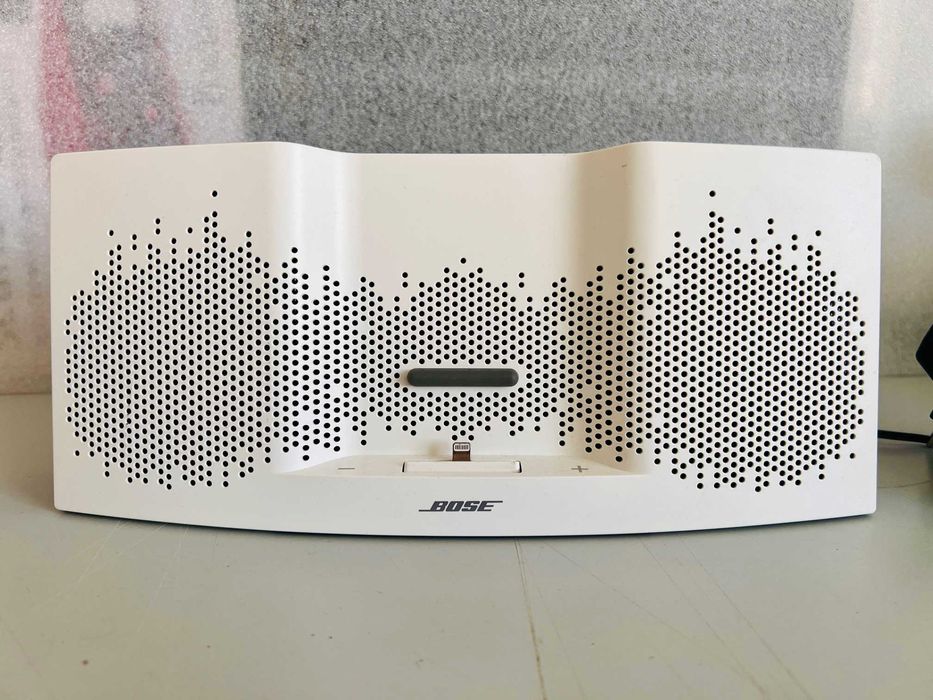 BOSE SoundDock XT Speaker (AUX / Lightning)