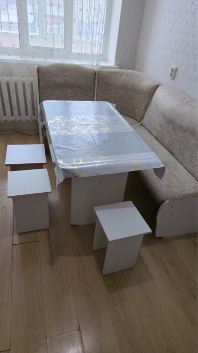 Кухонный Стол с уголком