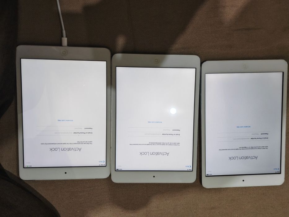 Apple  iPad  Mini