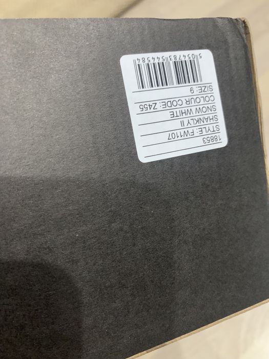 Нови мъжки сникърси Lyle & Scott естествена кожа