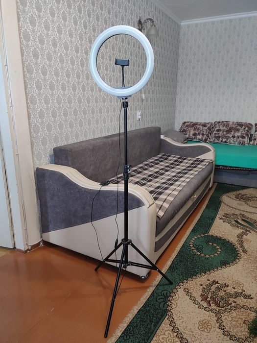 Штатив от кольцевой лампы