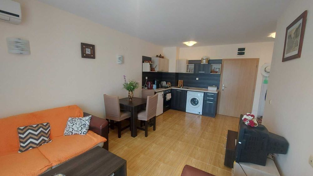 Продава се Двустаен апартамент в Свети Влас - 67 кв.м за 1292 €/кв.м - Снимка #1