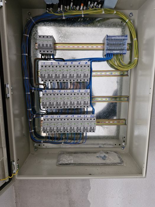 Firmă autorizată, instalatii electrice ,bransamente