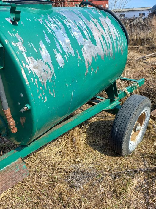 Бочка на колёсах.