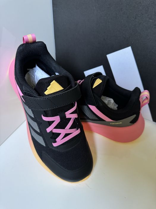 Кроссовки из Америки 35 размер Adidas original
