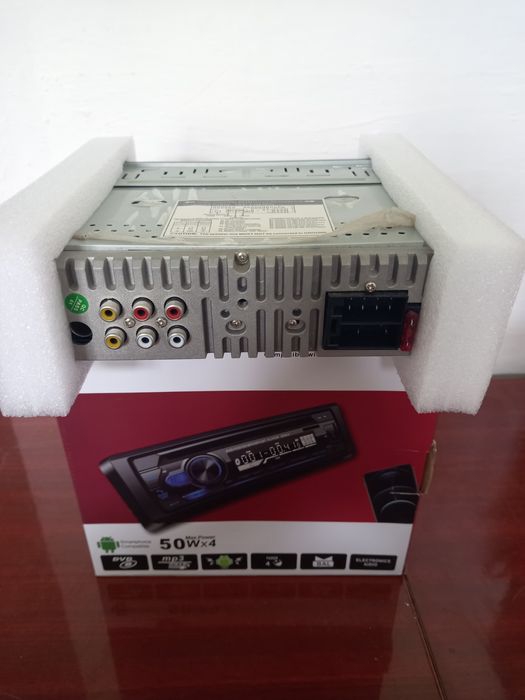 Автомагнитола прадаётся