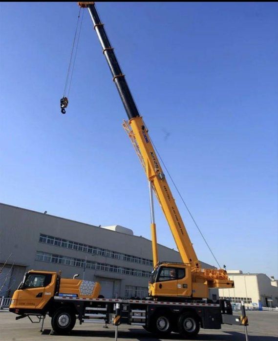 Кран зумлион 25 тонн. Автокран xcmg 20t. Кран xcmg 20 тонн. Кран 80 тон xcmg. Автокран xcmg qy20.