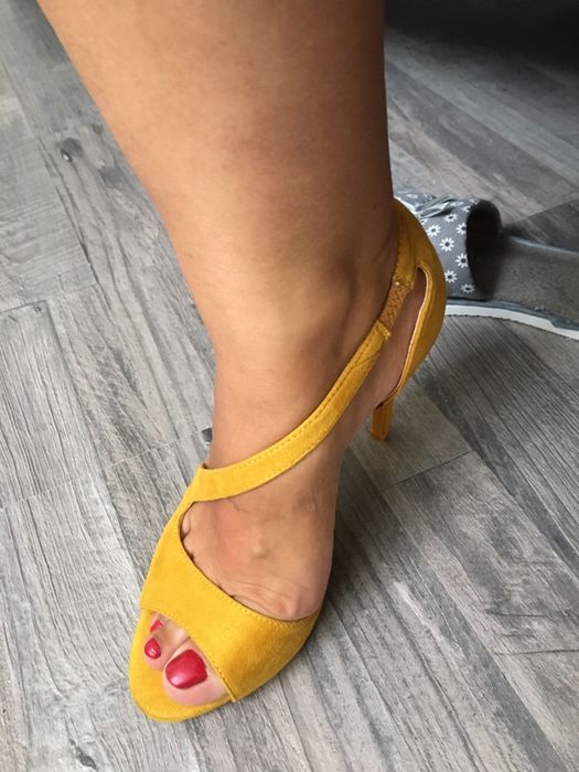 Sandale dama galbene Nr 35