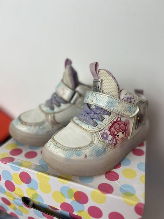 Қыз баланың Кроссовки сатылады