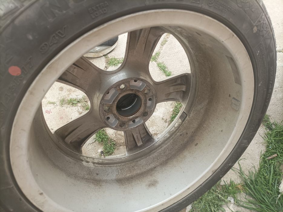 Мерцедес Джанти 17ки с зимни гуми