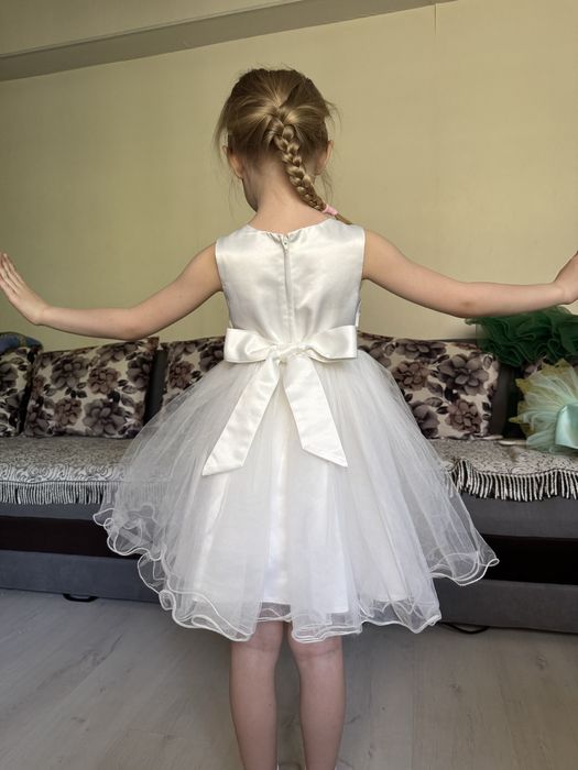 Нарядное детское платье